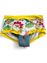 Load image into Gallery viewer, 10-Inch Eco-friendly Reusable Pads Set with Cute Blue Highland Cows Print - Heavy Absorbency & Organic Cotton Topper