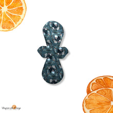 Load image into Gallery viewer, 16” moderat Absorbency Reusable Cloth Pads, Cotton Topper, and Water-Resistant - Comfortable and Sustainable Sanitary Napkins, frogs on grey