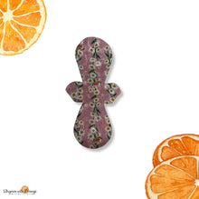 Load image into Gallery viewer, 10" Heavy Absorbency Reusable Cloth Pads, Cotton Topper, and Water-Resistant - Comfortable and Sustainable Sanitary Napkins, Daisy chain