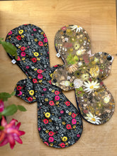 Load image into Gallery viewer, reUsable Moderate Absorbency Pad